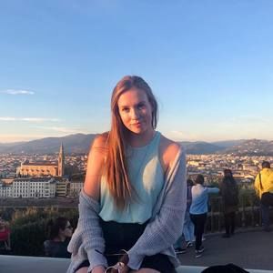 Meet your Posher, Laura